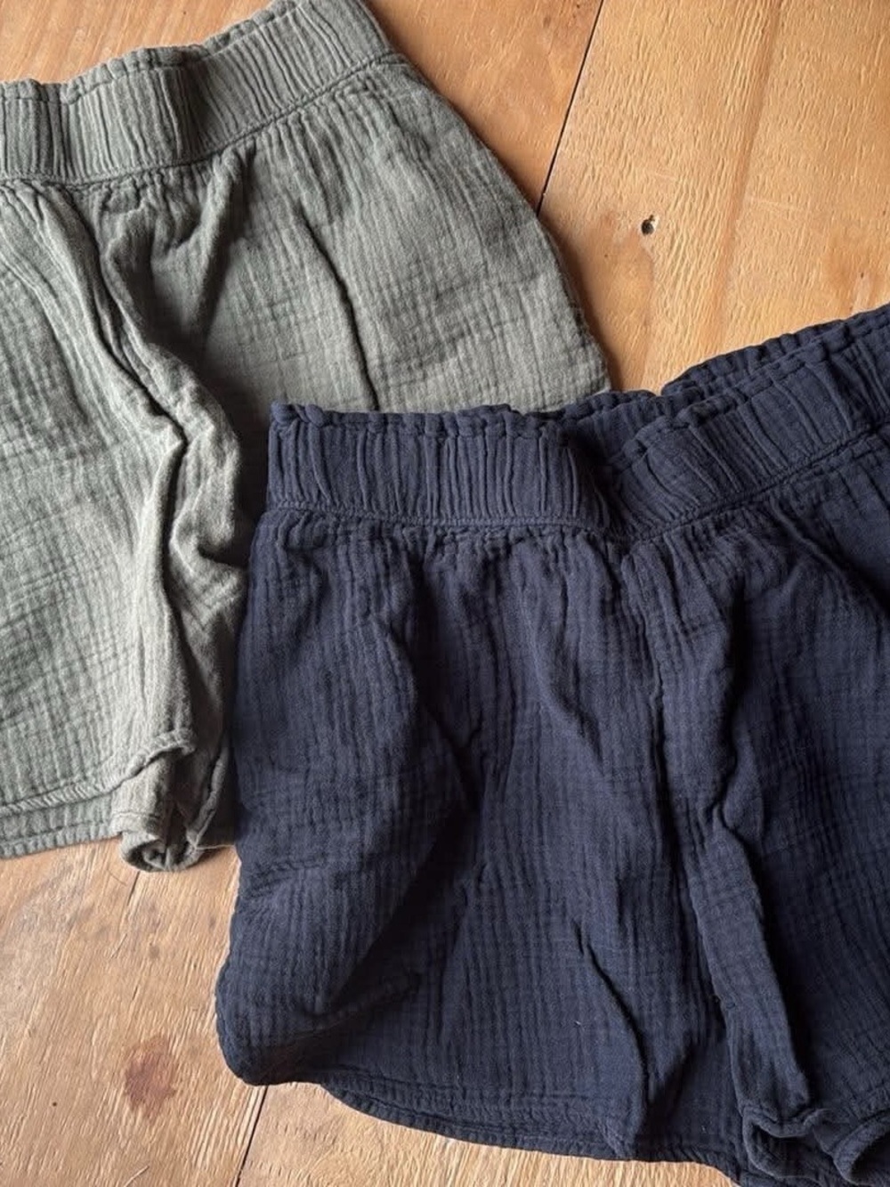 Universal Thread casual shorts w pockets